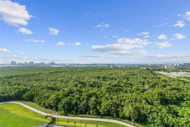 2411 Laguna Circle 1604, North Miami, FL 33181