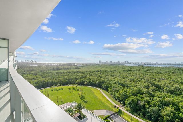 2411 Laguna Circle 1604, North Miami, FL 33181