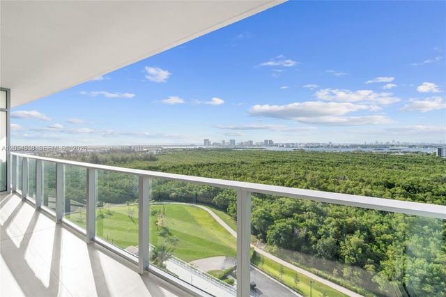 2411 Laguna Circle 1604, North Miami, FL 33181