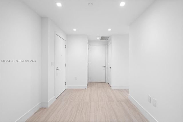 2411 Laguna Circle 1604, North Miami, FL 33181