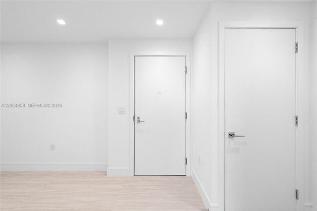 2411 Laguna Circle 1604, North Miami, FL 33181