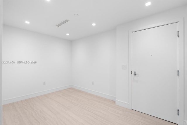 2411 Laguna Circle 1604, North Miami, FL 33181