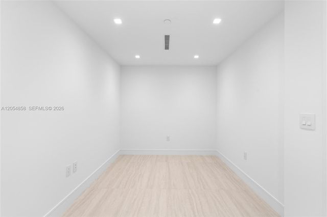 2411 Laguna Circle 1604, North Miami, FL 33181