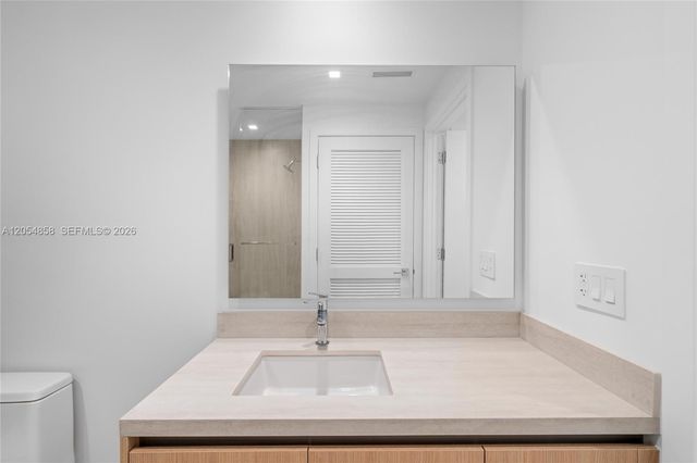 2411 Laguna Circle 1604, North Miami, FL 33181