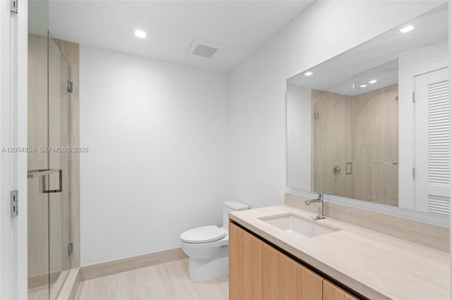 2411 Laguna Circle 1604, North Miami, FL 33181