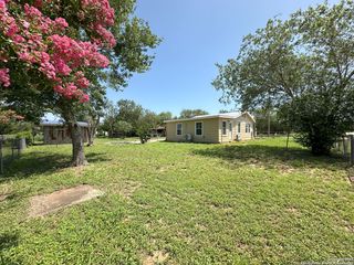 117 McKinnen, Charlotte, TX 78064
