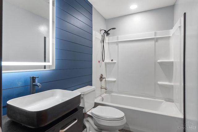 6805 N Clarawill Drive, Goshen Twp, OH 45140