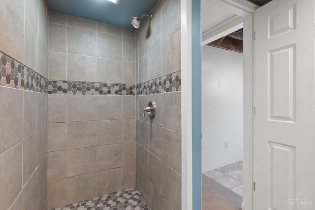 6805 N Clarawill Drive, Goshen Twp, OH 45140