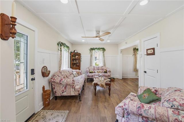 23 Clover ST, Hampton, VA 23669