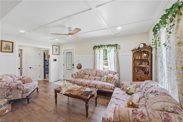 23 Clover ST, Hampton, VA 23669
