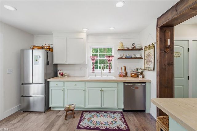23 Clover ST, Hampton, VA 23669