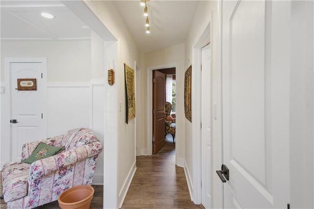 23 Clover ST, Hampton, VA 23669