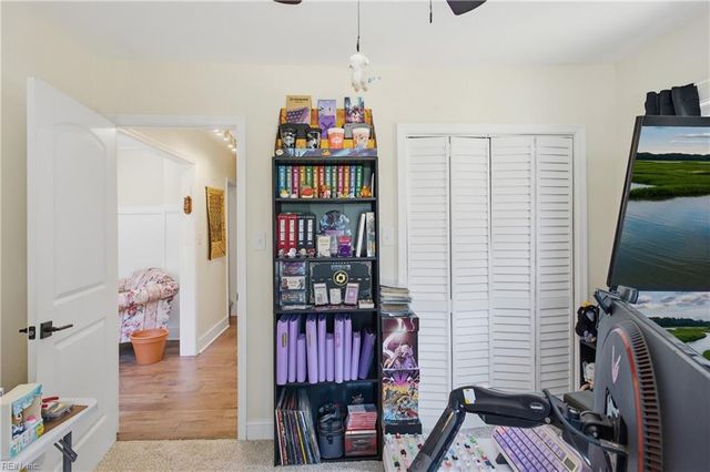 23 Clover ST, Hampton, VA 23669