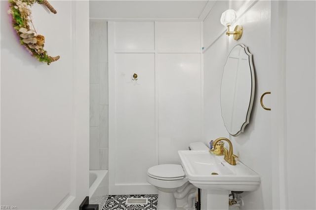 23 Clover ST, Hampton, VA 23669