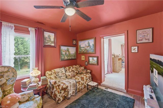 23 Clover ST, Hampton, VA 23669
