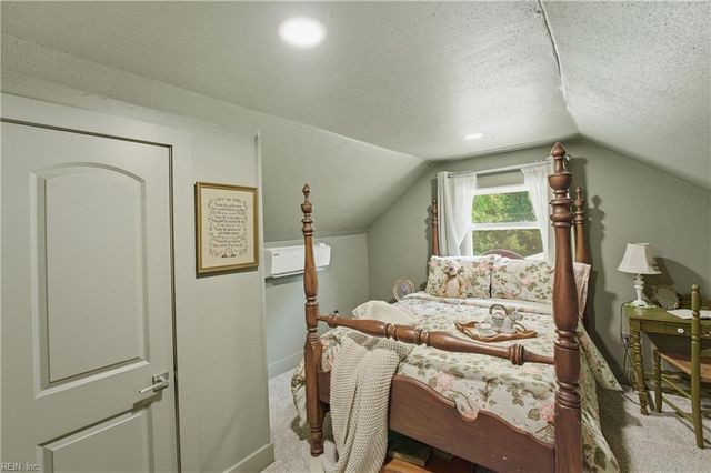 23 Clover ST, Hampton, VA 23669