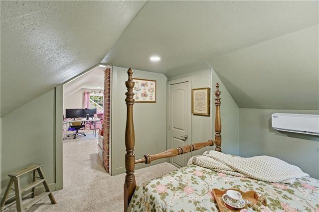 23 Clover ST, Hampton, VA 23669