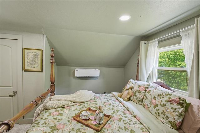 23 Clover ST, Hampton, VA 23669