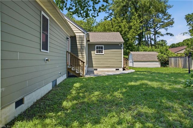 23 Clover ST, Hampton, VA 23669