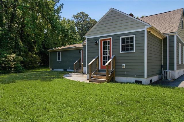 23 Clover ST, Hampton, VA 23669