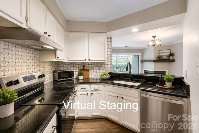 2520 Stradbrook Drive, Charlotte, NC 28210