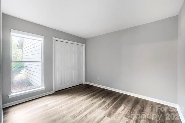 2520 Stradbrook Drive, Charlotte, NC 28210