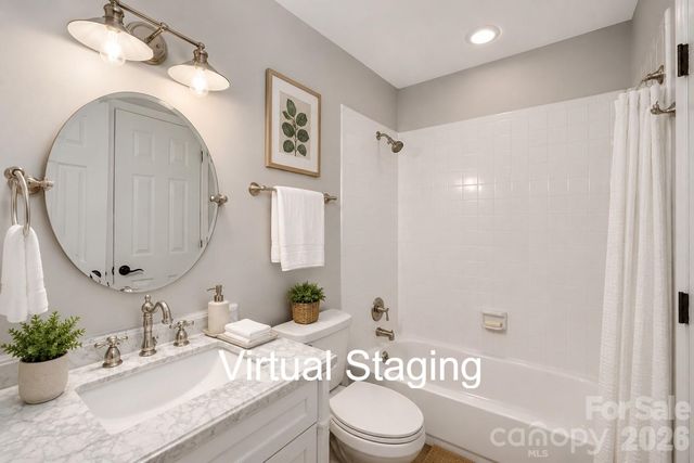 2520 Stradbrook Drive, Charlotte, NC 28210