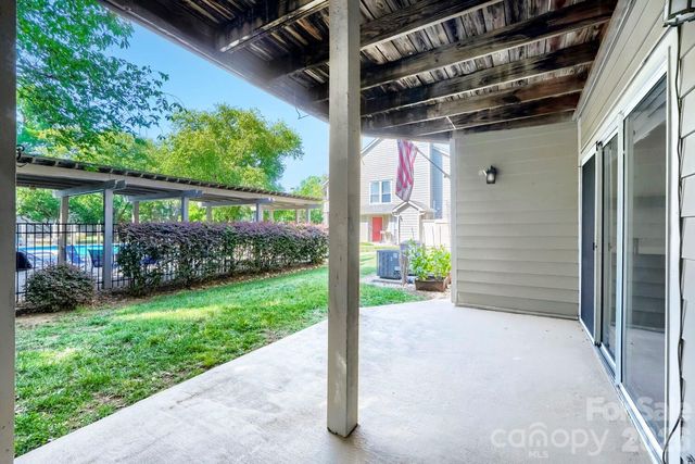 2520 Stradbrook Drive, Charlotte, NC 28210
