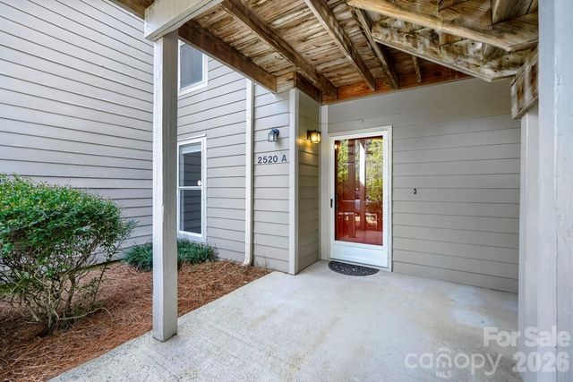 2520 Stradbrook Drive, Charlotte, NC 28210