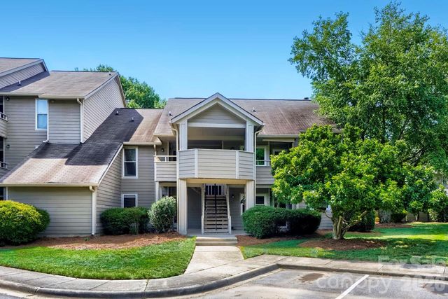2520 Stradbrook Drive, Charlotte, NC 28210