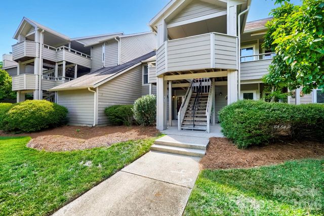 2520 Stradbrook Drive, Charlotte, NC 28210
