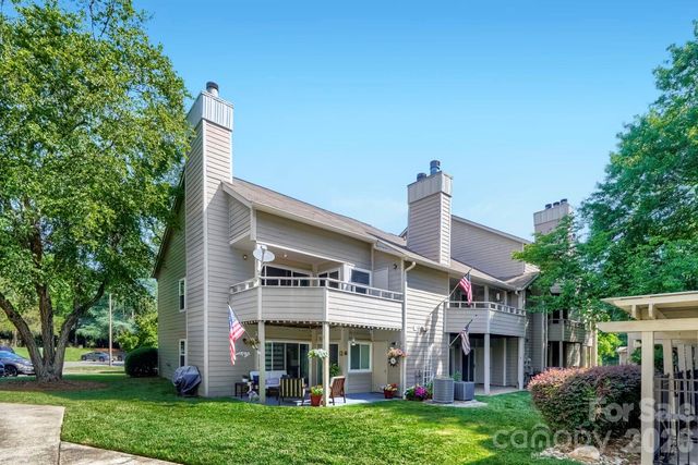 2520 Stradbrook Drive, Charlotte, NC 28210