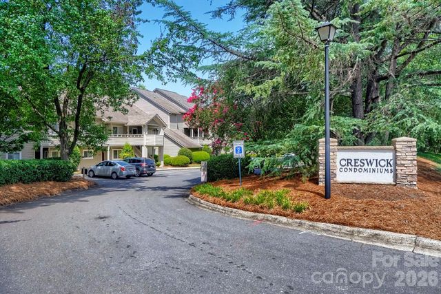 2520 Stradbrook Drive, Charlotte, NC 28210