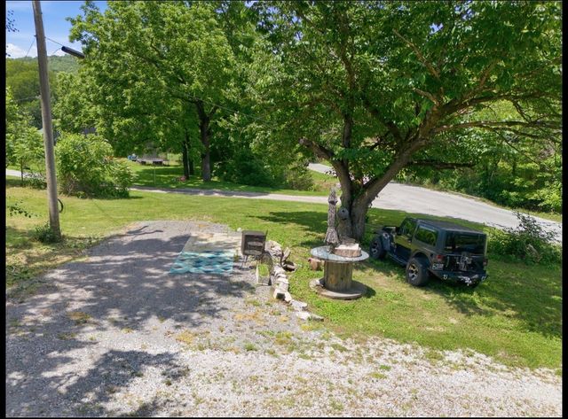17 Dog Branch Rd, S, Pleasant Shade, TN 37145