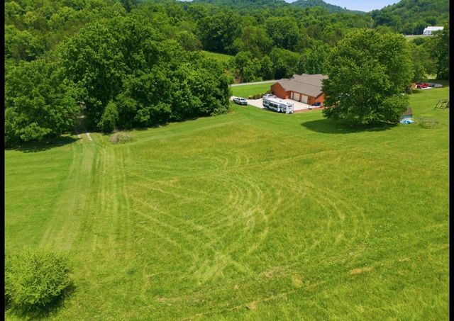 17 Dog Branch Rd, S, Pleasant Shade, TN 37145
