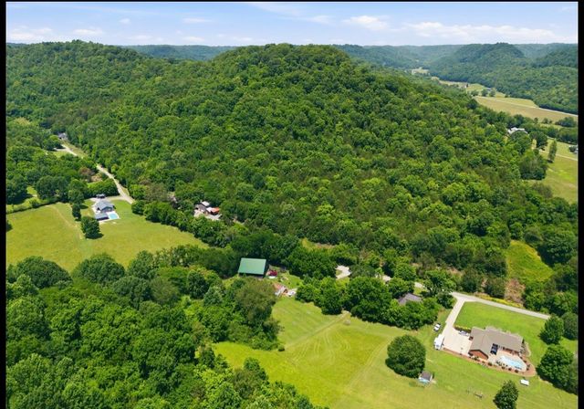 17 Dog Branch Rd, S, Pleasant Shade, TN 37145