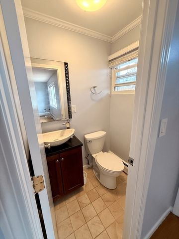 28 College Farm Rd 2, Waltham, MA 02451