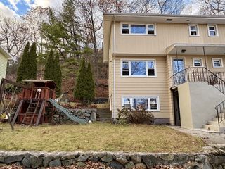 28 College Farm Rd 2, Waltham, MA 02451