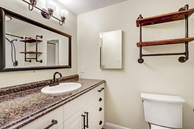 11421 Bar Harbor Place NE, Albuquerque, NM 87111