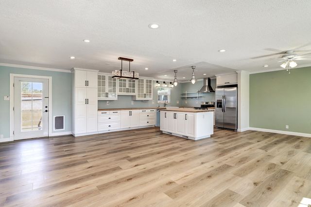 11421 Bar Harbor Place NE, Albuquerque, NM 87111