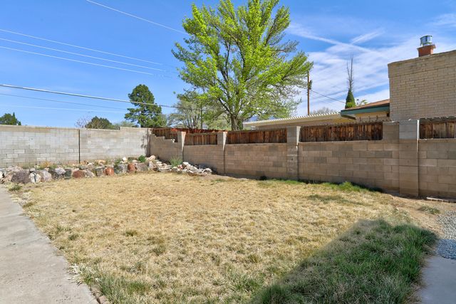 11421 Bar Harbor Place NE, Albuquerque, NM 87111