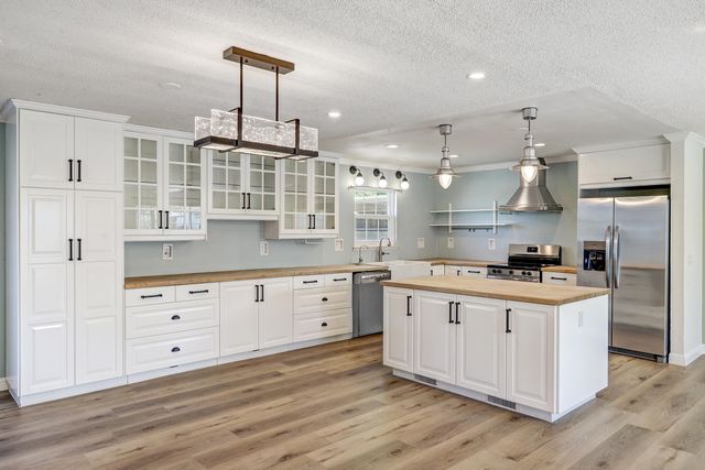 11421 Bar Harbor Place NE, Albuquerque, NM 87111