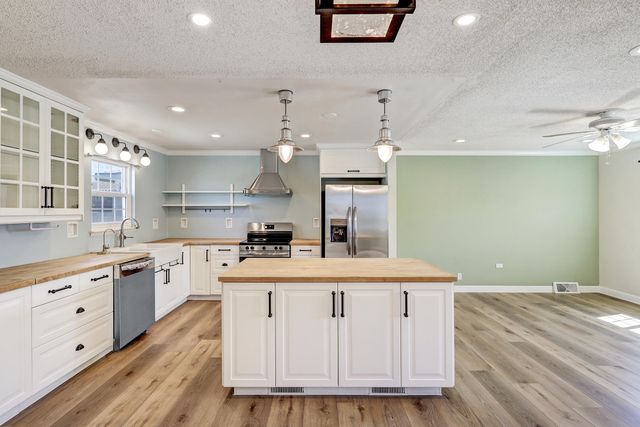 11421 Bar Harbor Place NE, Albuquerque, NM 87111