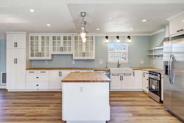 11421 Bar Harbor Place NE, Albuquerque, NM 87111