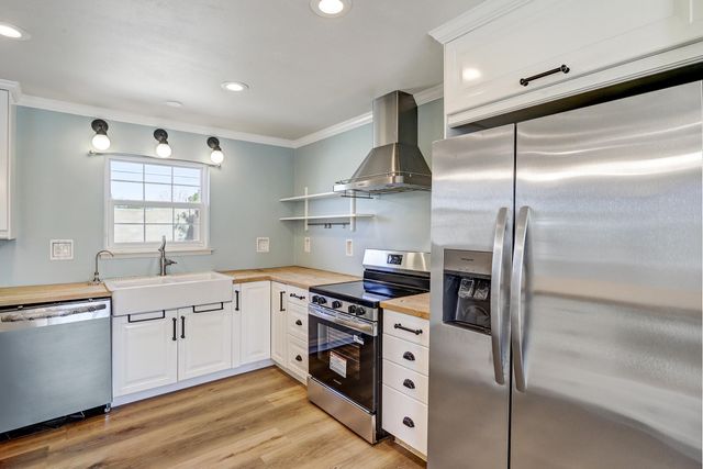 11421 Bar Harbor Place NE, Albuquerque, NM 87111