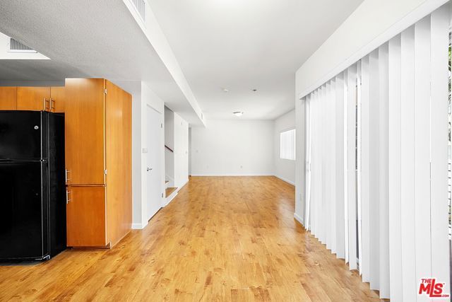 2864 Sunset Place 201, Los Angeles, CA 90005