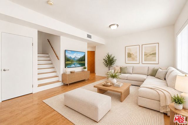 2864 Sunset Place 201, Los Angeles, CA 90005