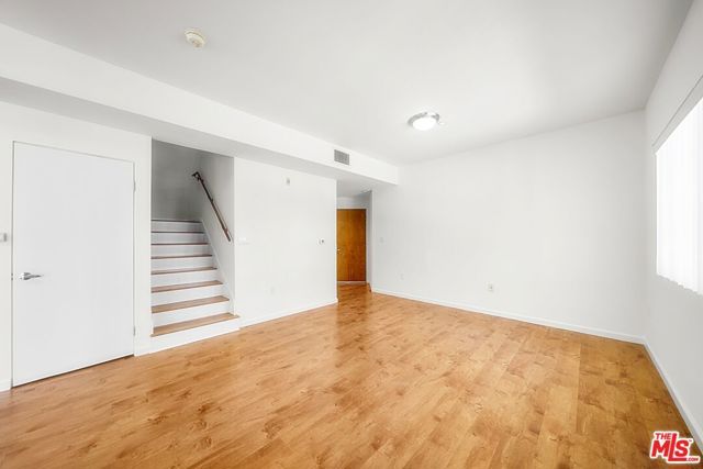 2864 Sunset Place 201, Los Angeles, CA 90005