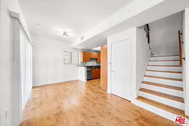 2864 Sunset Place 201, Los Angeles, CA 90005