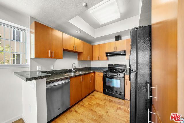 2864 Sunset Place 201, Los Angeles, CA 90005